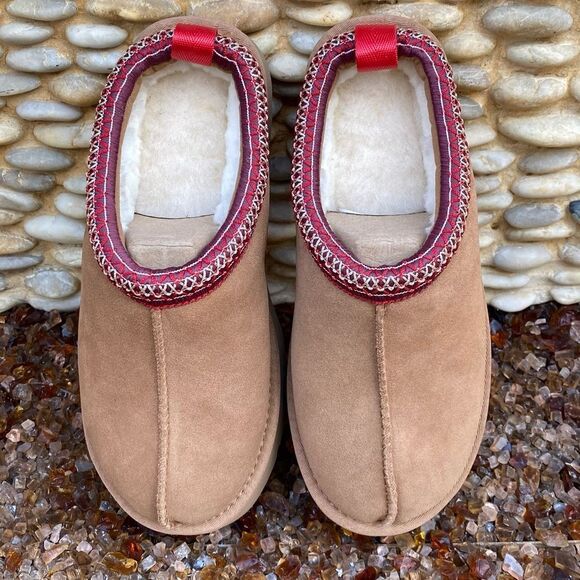 NWT New Elevates Tan Suede Slip-On Platform Slippers/Shoes w/Red Trim 9 - Picture 6 of 11